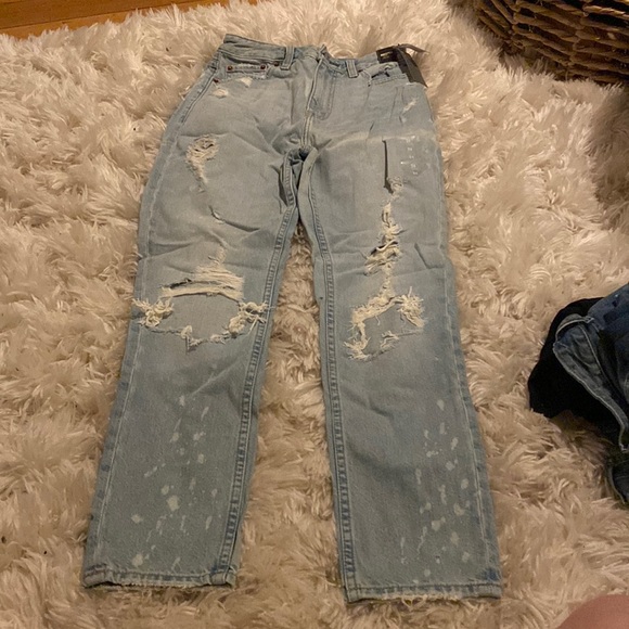 NWT  Abercrombie and Fitch Annie high rise girlfriend jeans - Picture 1 of 2